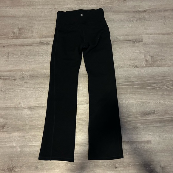 Athleta Women’s Black altitude Flare Pants size xs - Picture 4 of 7